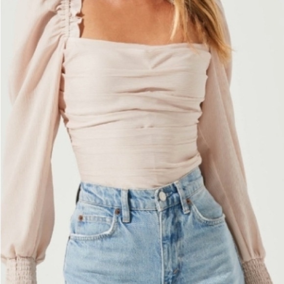 ASTR THE LABEL XS Woman’s Cream Top - Picture 1 of 4